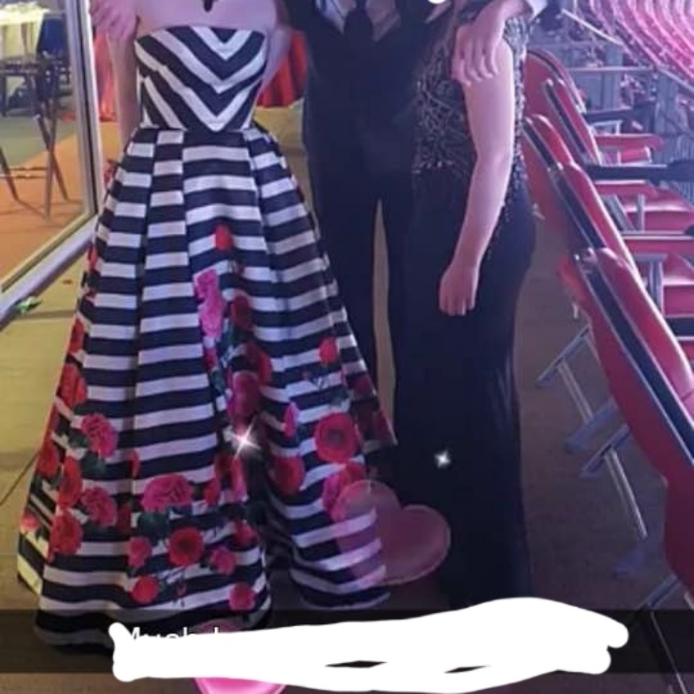 Mac Duggal Prom Dress